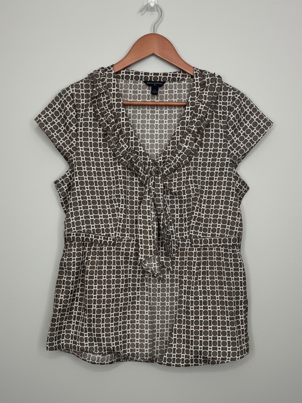 Banana Republic Taupe Geometric Tie-Neck Empire Waist Cap Sleeve Blouse size L